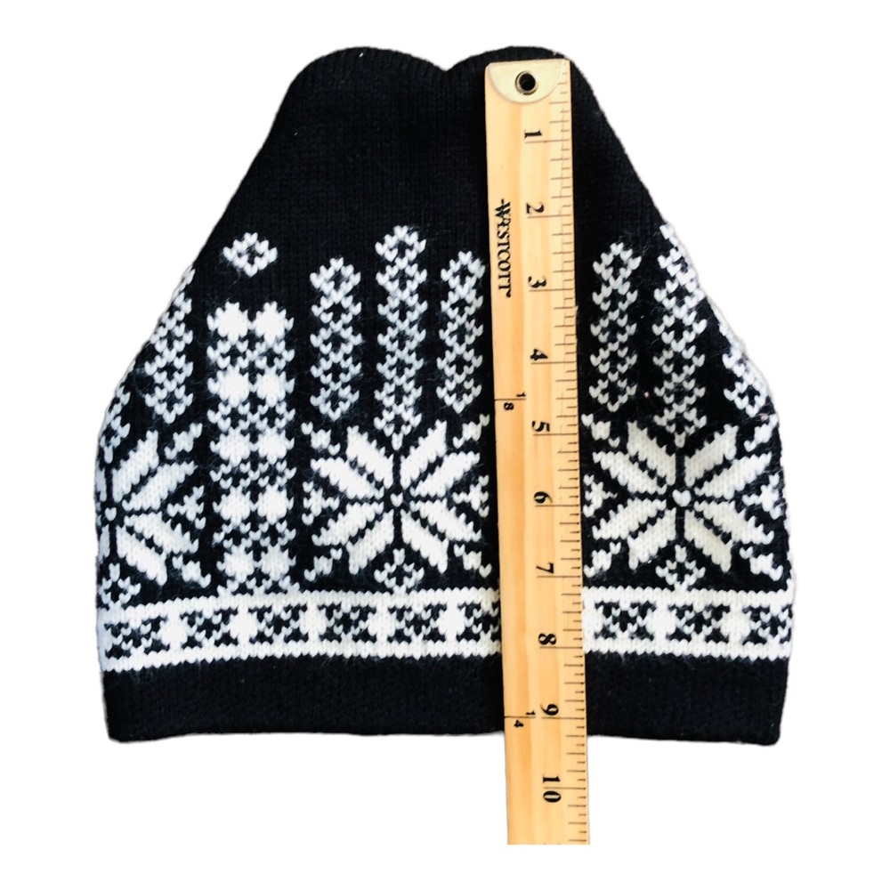 Beanie - Picture 3 of 4